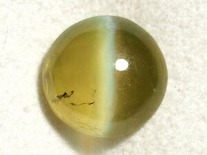 天然クリソベリルキャッツアイ ルース 1.826 ct、ソーティング付き、ケース入り