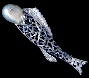 A1277【Fish】美しい南洋バロックパール 天然絶品ダイヤモンド 最高級14KWG無垢ビックブローチ