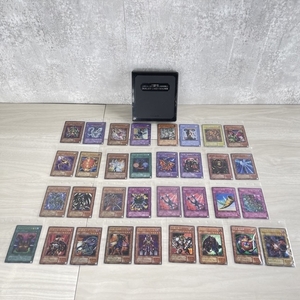 遊戯王カード ノーマルカード レアカード 33枚セット 専用ケース付き ブラックマジシャンガール ロケット戦士 など/F3-5340