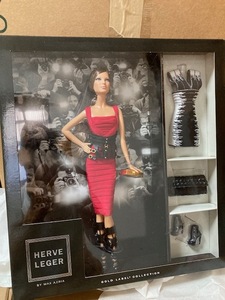 Barbie, Herve Leger by Max Azria Barbie Doll 新品未開封！