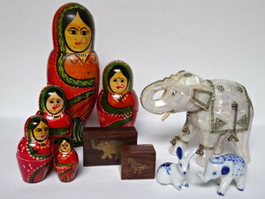 エスニック工芸品 ★ インド　マトリョーシカ　民族衣装の女性　木製小箱×2個 ★ ゾウ　貝細工　木製 ★ ミニチュア陶器製　ゾウ　ウサギ