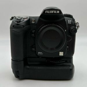 1円　ジャンク 部品取り 撮影不可 FUJIFILM FinePix S5 Pro デジタル一眼レフカメラ ボディ Nikon ニコン バッテリーパック MB-D200 現状品