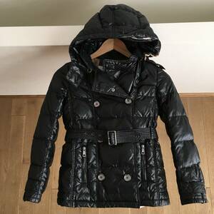 美品　BURBERRY CHILDREN(バーバリー チルドレン)　　ダウン　ジャケット１０Y　１４０㎝