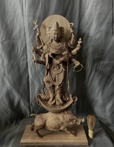 大型57cm仏教工芸品　総楠製　井波彫刻　極上彫　木彫仏像　摩利支天立像