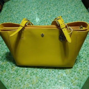 トリーバーチ TORY BURCH YORK BUCKLE TOTE