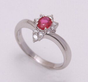 《質屋出品》Pt900★天然ルビー0.32ct+ダイアモンドデザインリング★C-5741