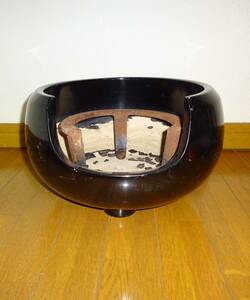 茶道具　風炉　漆塗り　五徳付き　瓶掛け　陶器製　中古