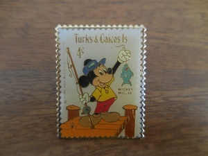 フランス☆古いピンズ 【Turks&Caicos Is. Mickey Mouse】レア ピンズ ピンバッジ ピンバッチ PINS ミッキーマウス 魚釣り 切手