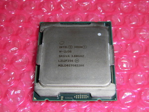 ①　Xeon W-2235 SRGVA 3.8GHz 