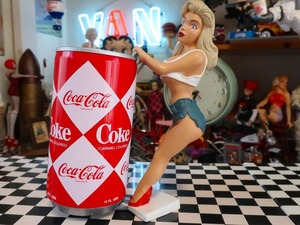 コカコーラ 金髪女 アメリカンガール ピンナップガール 缶ホルダー ホットパンツ 下乳がセクシー