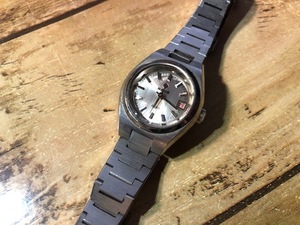 BK0121 良品 希少 レア ヴィンテージ RADO ラドー SWISS BERG ベルグ カットガラス シルバー 純正ブレス 自動巻 レディース 腕時計