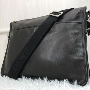 極美品/A4●ロエベ LOEWE ショルダーバッグ メッセンジャーバッグ メンズ ビジネス 斜め掛け 大容量 書類 アナグラム レザー 本革 ブラウン