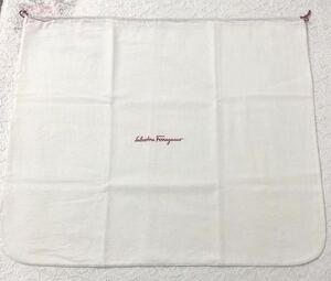 サルヴァトーレ・フェラガモ「Salvatore Ferragamo」バッグ保存袋 旧型 (3777) 正規品 付属品 内袋 布袋 巾着袋 ホワイト 58×48cm 当時品