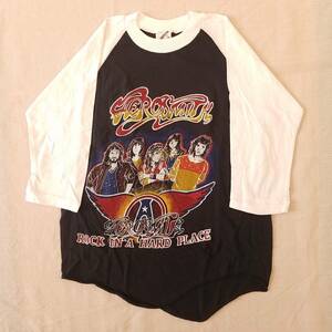 魅惑のバンドT特集! 80sデッド『AEROSMITH(エアロスミス) / ROCK IN A HARD PLACE』ツアーラグランTシャツ パキスタン製 黒×白 M／パキ綿