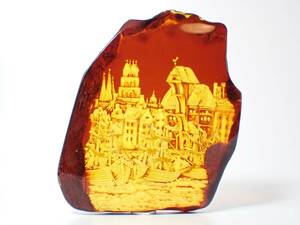 琥珀インタリオ　AMBER ポーランド　111ct