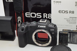 美品★Canon キヤノン EOS R8 ボディ★元箱付・ショット数約8000回