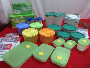 【OH7580/10】未使用 大量!!　Tupperware /タッパーウェア 保存容器18点まとめてセット　ボトル/ハンディボール/フリーザーメイトなど