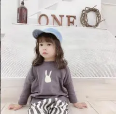 【うさぎ☘】子供服　Tシャツ　長袖　１００㎝　女の子　グレー　韓国　男の子