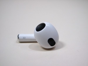 Apple純正 AirPods 第3世代 エアーポッズ MME73J/A 右 イヤホン 右耳のみ　A2565　[R]