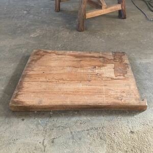 古い 欅の板 欅 けやき 厚板 天然木 天板 敷板 古木 古材 重量木 重さ3.9kg 板