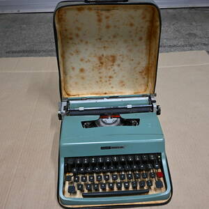 〇0596 olivetti lettera オリベッティ レッテラ 32 タイプライター ケース付き アンティーク オブジェ インテリア