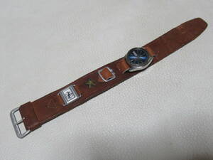 ■美品 1940年頃(戦前)！大日本帝国陸軍 方位磁石/五芒星付き 腕時計用ベルト 女性用クウォーツ時計付き全長22.5cm、ベルト幅2.5cm