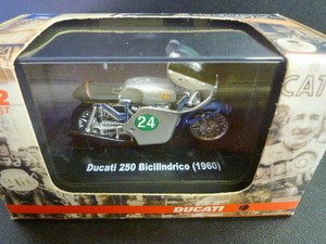 1/32 ドカティ 250 ビシリンドリコ　 DUCATI 250 ドゥカティ ニューレイ 1960 NewRay