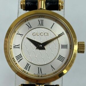 E612-O18-2913◎ GUCCI グッチ 2040L シェリーライン ローマン クォーツ シルバー文字盤 純正ベルト ラウンド 2針 レディース 腕時計 ④