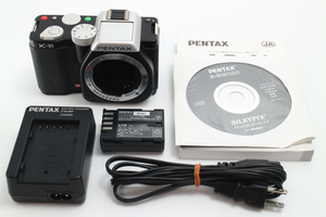 4220- ペンタックス PENTAX ミラーレス一眼カメラ K-01 ボディ ブラック/ブラック シャッターカウント26283回 超美品
