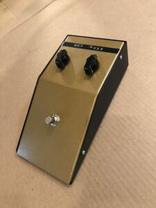 ＊最終出品＊ TB MK1 タイプの ゲルマニウム ファズ ペダル fuzz sola colorsound tonebender 