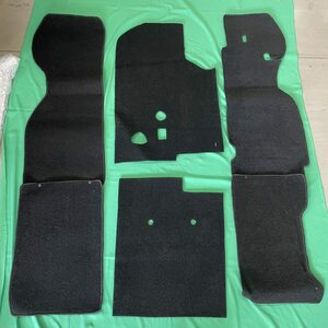 スバル360　ｋ１１１用　フロアーカーペット（絨毯）一式　黒　　