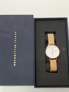 Daniel　Wellington ダニエルウェリントンPetite28 Pressed Lumine クリスタルローズゴールド　シルバー DW レディース腕時計　稼働品