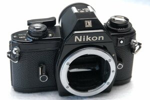 Nikon ニコン 人気の高級一眼レフカメラ EM ボディ 希少な作動品 （腐食無し）