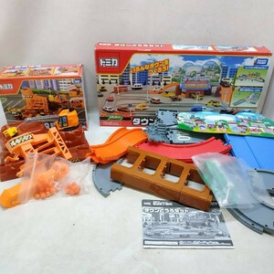 ◇ TAKARA TOMY トミカタウンどうろセット＆建設現場 2箱セット おもちゃ タカラトミー 現状品 ◇ N90920