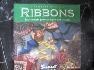 RIBBONS 海外のお洒落なリボンの巻き方 リボン 洋書 英語 コーディネート ラッピング