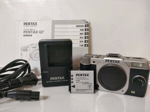 【極上美品】PENTAX ペンタックス ミラーレス一眼レフカメラ Q7 ボディ シルバー