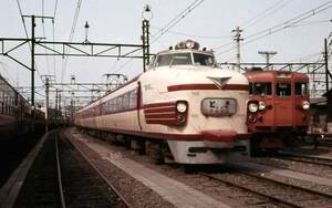 特急“とき”(クハ151-6)＝昭和40年代のEC・カラーポジ35mm1枚・田町電車区/ヘッドマーク付/S40.8.27・著作権譲渡証明書=無しor有り