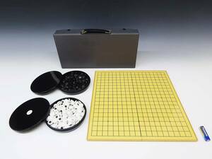 ◆(TH) ポータブル囲碁セット マグネット碁石 折り畳み式碁盤 持ち手付ケース 白碁石：180個 黒碁石：180個 卓上ゲーム ボードゲーム 玩具