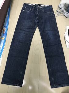 KIKS TYO ジーンズ　パンツ　XL スニーカー　シューズ　スケボー　デニムパンツ　中古