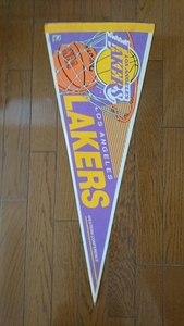 1990年代ヴィンテージNBA「LOS ANGLES LAKERS」TEAMロゴペナント中古/レイカーズ バスケットボール チーム 