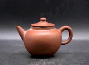 《gu》　唐物 朱泥 丸形 紫砂壺： 中国古玩 鉄瓶 茶壺 急須 煎茶 宝瓶 952/413