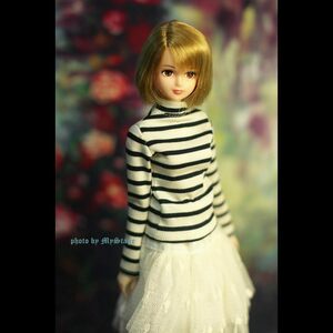 オーダー人形服2402-101　ハイネック長袖T（白黒ボーダー）　momoko、ジェニー、MISAKI、OBITSUボディ、リカちゃん、ピュアニーモ
