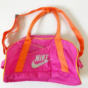 【訳あり】 ナイキ NIKE スポーツバッグ 超軽量 汚れ色抜け有り ハイテク素材 超軽量速乾性 50×32.5 横丸直径23cm トレーニング 旅行 ジム