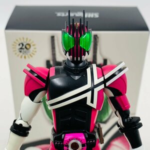 中古品 S.H.Figuarts 真骨彫製法 仮面ライダーディケイド ネオディケイドライバーVer.