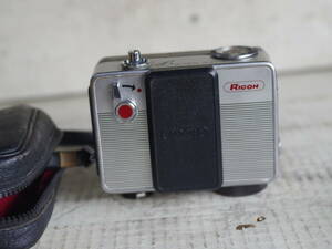 M9785 希少カメラ Ricoh AUTO HALF Y f=25mm F:2.8 28708 ゼンマイ良 シャッターＯＫ ケース付 傷汚有り 動作チェック無 60サイズ508