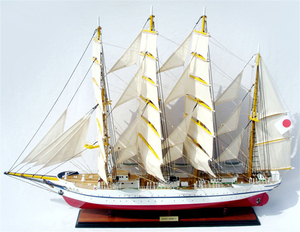 ●新品特価　美しい帆船 海王丸 90cmL　木製完成品
