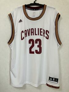 【良品】 NBA レブロン・ジェームズ JAMES ＃23 CAVS クリーブランド・キャブス ★adidas アディダス ユニフォーム ジャージ XL　白 ホーム