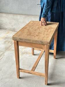 サイドテーブル　テーブル　木台　ヴィンテージ　インテリア　ディスプレイ　カフェテーブル　無垢材　机　古道具　古家具　b 剥離