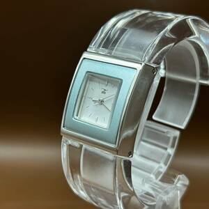 courreges /クレージュ 腕時計 クリアバンド 白文字盤 ブルー 水色 透明 QZ クォーツ式腕時計 メンズ レディース 動作未確認 AE1102