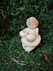 ヴィレンドルフの女神 Venus of Willendorf プレーン ヴィーナス遺跡古代お守り石器レプリカ浄化スピリチュアル呪物豊穣祈願幸運